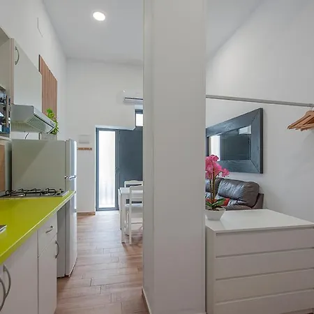 J&n La Palmera 3 *